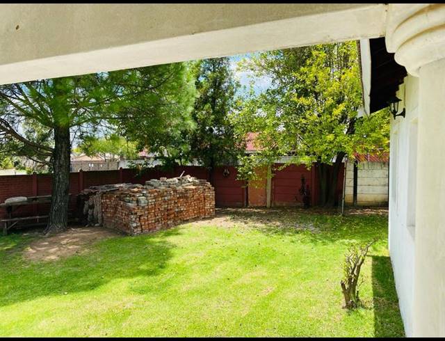 4 BEDROOM HOUSE FOR SALE IN BIRCHLEIGH NORTH